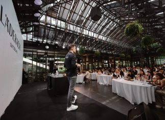 Elias Läderach เผยเสน่ห์งานฝีมือช็อกโกแลตสวิสอันเป็นเอกลักษณ์ของ Läderach ในงานมาสเตอร์คลาสสุดเอ็กซ์คลูซีฟที่กรุงเทพฯ