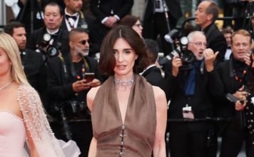 งานเทศกาลภาพยนตร์เมืองคานส์ยังคงดำเนินต่อเนื่องมาจนถึงช่วงท้าย แต่ก็ยังคับคั่งไปด้วยนักแสดง นางแบบ ผู้มีชื่อเสียงในแวดวงภาพยนตร์ จากทั่วทุกมุมโลก