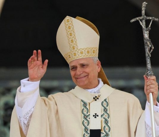 โป๊ปอเมริกันองค์แรกขึ้นรับตำแหน่งยิ่งใหญ่ เรียกร้องหยุดสงคราม-สร้างความสามัคคี