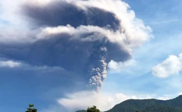 ภูเขาไฟเลโวโตบี ลากี-ลากี บนเกาะฟลอเรส ปะทุรุนแรง อินโดนีเซียยกระดับเตือนภัยขั้นสูงสุด