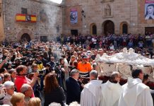 นักบุญหญิงผู้ไม่เลือนหาย: เทเรซาแห่งอาวีลาเผยร่างต่อสาธารณะสเปนอีกครั้งหลังผ่านไป 440 ปี