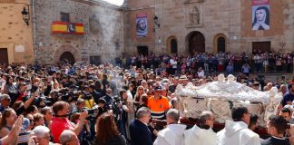 นักบุญหญิงผู้ไม่เลือนหาย: เทเรซาแห่งอาวีลาเผยร่างต่อสาธารณะสเปนอีกครั้งหลังผ่านไป 440 ปี