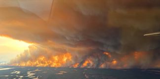 แมนิโทบาประกาศภาวะฉุกเฉิน หลังไฟป่าคร่าพื้นที่ราว 2 แสน เฮกตาร์ ชาวบ้านนับหมื่นต้องอพยพ