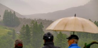 ภัยธรรมชาติถล่มสวิตเซอร์แลนด์ ธารน้ำแข็งละลายฝังหมู่บ้านใต้โคลน