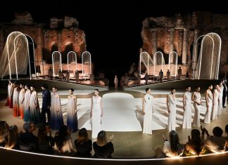 Bvlgari Unveils Polychroma High-End Collection in a One-of-a-Kind Show at Taormina’s Greek Theater, with the Special Attendance of Global Ambassadors Lisa Manobal, Priyanka Chopra Jonas, Liu Yifei, and Academy Award Winner Viola Davis.