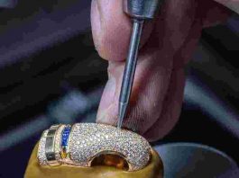 Van Cleef & Arpels – เครื่องประดับบอกเวลา Jewels that tell time