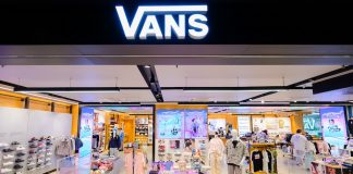 สยามเซ็นเตอร์ ชวนทุกคนไปท่องอวกาศ กับ VANS X SPACE MOLLY CAPSULE พร้อมของขวัญพิเศษ ที่ร้าน Vans สาขา Siam Center