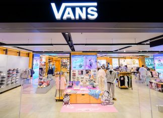 สยามเซ็นเตอร์ ชวนทุกคนไปท่องอวกาศ กับ VANS X SPACE MOLLY CAPSULE พร้อมของขวัญพิเศษ ที่ร้าน Vans สาขา Siam Center