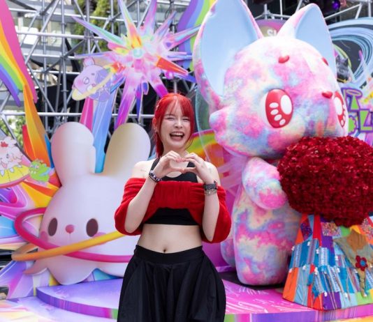 สยามเซ็นเตอร์ ชูพลังไทยสร้างสรรค์ ต้อนรับเทศกาลไพร์ด กับ SIAM CENTER x PORIIN “The Galaxy of Love” และ “TITAN FUR” โดย กลุ่มคอมมูนิตี้นักสร้างสรรค์ภูมิปัญญาไทยจากทั่วประเทศ