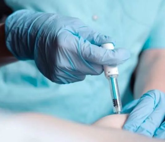 NHS พลิกโฉมการรักษามะเร็งด้วยการใช้ nivolumab เร็วสุดในยุโรป เพียง 5 นาที