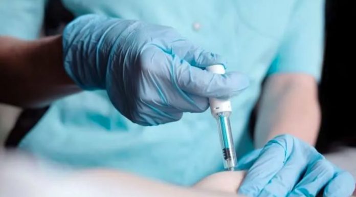 NHS พลิกโฉมการรักษามะเร็งด้วยการใช้ nivolumab เร็วสุดในยุโรป เพียง 5 นาที