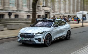 รถแท็กซี่ไร้คนขับ Uber คาดวิ่งจริงในลอนดอน ปี 2026 ตามกฎหมายใหม่