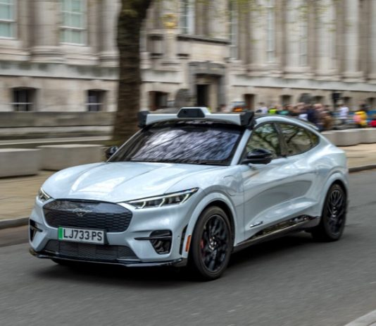 รถแท็กซี่ไร้คนขับ Uber คาดวิ่งจริงในลอนดอน ปี 2026 ตามกฎหมายใหม่