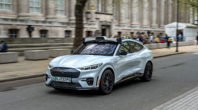 รถแท็กซี่ไร้คนขับ Uber คาดวิ่งจริงในลอนดอน ปี 2026 ตามกฎหมายใหม่