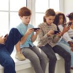 ฝรั่งเศสจ่อออกกฎหมายจำกัดการเข้าถึงโซเชียลมีเดียในเด็กต่ำกว่า 15