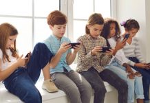 ฝรั่งเศสจ่อออกกฎหมายจำกัดการเข้าถึงโซเชียลมีเดียในเด็กต่ำกว่า 15