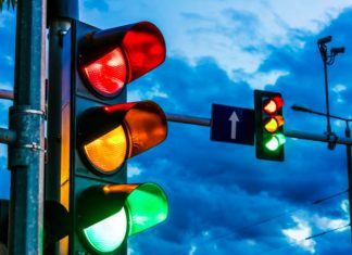 กทม.เผย ไฟจราจรอัจฉริยะระบบ AI ลดรถติด 41% เตรียมติดตั้งเพิ่มอีก 200 แยก