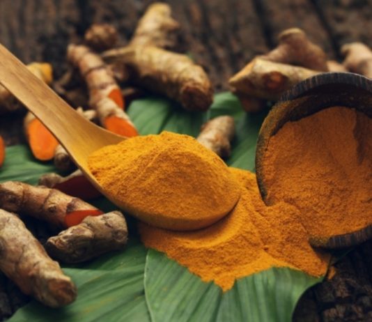 ขมิ้นชัน สมุนไพรสีทอง ลดอักเสบ เสริมภูมิหัวใจ สมอง และฮอร์โมน ที่วิทยาศาสตร์ยืนยันว่าดีต่อสุขภาพรอบด้าน