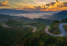 ทางหลวง 1081 เส้นทางในฝันของนักเดินทาง งดงาม คดโค้ง และเปี่ยมเสน่ห์ล้านนา ในฐานะถนนที่สวยที่สุดของประเทศไทย