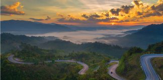 ทางหลวง 1081 เส้นทางในฝันของนักเดินทาง งดงาม คดโค้ง และเปี่ยมเสน่ห์ล้านนา ในฐานะถนนที่สวยที่สุดของประเทศไทย