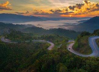 ทางหลวง 1081 เส้นทางในฝันของนักเดินทาง งดงาม คดโค้ง และเปี่ยมเสน่ห์ล้านนา ในฐานะถนนที่สวยที่สุดของประเทศไทย