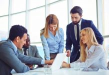 ถ้าอยากเติบโตจริง จงกล้าฟังคำวิจารณ์ แนวคิดจากนักจิตวิทยาและทฤษฎีสู่ความสำเร็จที่หลายคนไม่กล้าก้าว