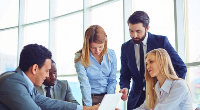 ถ้าอยากเติบโตจริง จงกล้าฟังคำวิจารณ์ แนวคิดจากนักจิตวิทยาและทฤษฎีสู่ความสำเร็จที่หลายคนไม่กล้าก้าว