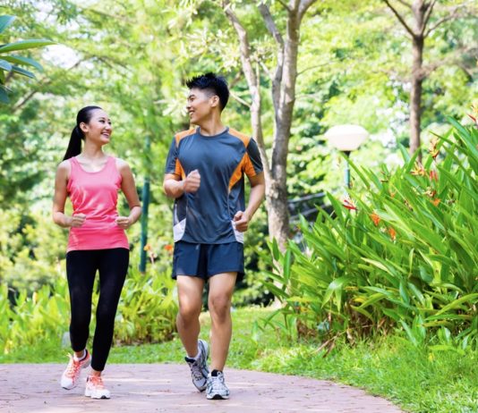 ยาที่ไม่ต้องเสียเงินซื้อ เดินแค่ 5 นาทีก็เปลี่ยนสุขภาพได้ WHO แนะ เดินวันละ 30 นาที ส่งผลดีต่อสุขภาพกายและใจ