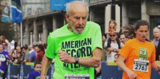 ไมค์ ฟรีมอนต์ นักวิ่งวัย 103 ปี ผู้เอาชนะมะเร็งและข้ออักเสบด้วยพลังพืชและรองเท้าวิ่ง