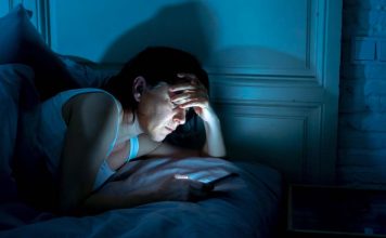 ผลวิจัย ชี้นอนน้อยกว่า 6 ชั่วโมง เพิ่มความเสี่ยงโรคหัวใจและความจำเสื่อมถึง 48%