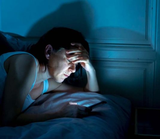 ผลวิจัย ชี้นอนน้อยกว่า 6 ชั่วโมง เพิ่มความเสี่ยงโรคหัวใจและความจำเสื่อมถึง 48%