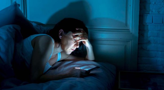 ผลวิจัย ชี้นอนน้อยกว่า 6 ชั่วโมง เพิ่มความเสี่ยงโรคหัวใจและความจำเสื่อมถึง 48%