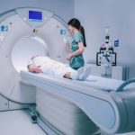 CT Scan อนาคตที่ต้องจ่าย? เครื่องมือช่วยชีวิต แต่เสี่ยงมะเร็งร้าย ฉาย CT Scan อย่างไรให้ปลอดภัย ทำความเข้าใจความเสี่ยงและประโยชน์