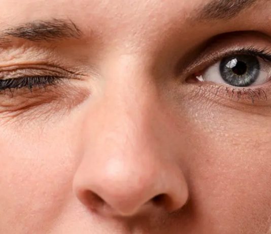 หยุดความเชื่อเรื่องลางร้าย ตากระตุกบ่อยอาจสัญญาณโรคจากสมอง Hemifacial Spasm: โรคใบหน้ากระตุกที่คุณอาจไม่รู้ว่ากำลังเป็น