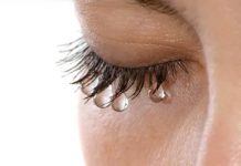 ทำไมน้ำตาถึงมีรสชาติ และแต่ละรสชาติ มีหลายความหมาย เบื้องหลังหยดน้ำใสที่มีราวทางวิทยาศาสตร์ที่ซ่อนอยู่