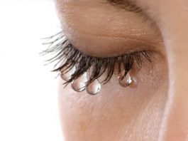 ทำไมน้ำตาถึงมีรสชาติ และแต่ละรสชาติ มีหลายความหมาย เบื้องหลังหยดน้ำใสที่มีราวทางวิทยาศาสตร์ที่ซ่อนอยู่