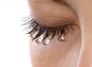 ทำไมน้ำตาถึงมีรสชาติ และแต่ละรสชาติ มีหลายความหมาย เบื้องหลังหยดน้ำใสที่มีราวทางวิทยาศาสตร์ที่ซ่อนอยู่