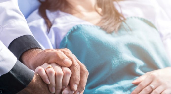 เมื่อชีวิตกลับมาสดใสก่อนสิ้น ปรากฏการณ์ Terminal Lucidity ทำไมผู้ป่วยถึงสัญญาณดีขึ้นในช่วงเวลาสั้น ๆ ก่อนการจากลา