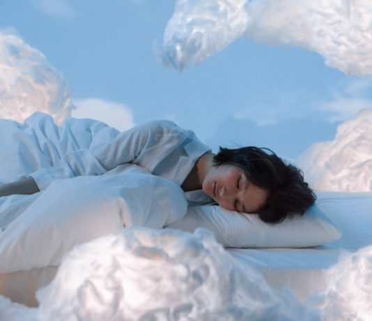 ผลวิจัยหักล้างความเชื่อเดิม นอนเกิน 9 ชั่วโมงอันตรายยิ่งกว่านอนไม่พอ สรุปแล้ว ควรนอนกี่ชั่วโมงต่อคืน? งานวิจัยใหม่มีคำตอบ