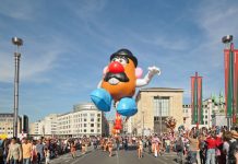 ฮ่องกงเปิดตัวพาเหรดบอลลูนยักษ์ครั้งแรก “Merry Balloon” มหกรรมแฟนตาซีด้วยรับคริสต์มาส 2025