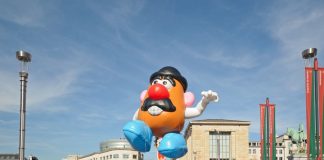 ฮ่องกงเปิดตัวพาเหรดบอลลูนยักษ์ครั้งแรก “Merry Balloon” มหกรรมแฟนตาซีด้วยรับคริสต์มาส 2025