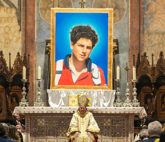 อินฟลูเอนเซอร์ของพระเจ้า พระสันตะปาปาที่ 14 แต่งตั้ง “คาร์โล อคูทิส” นักบุญมิลเลนเนียลคนแรกที่เชื่อมศรัทธากับโลกออนไลน์