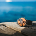 MB&F เฉลิมฉลอง 20 ปี เปิดตัว LM101 EVO รุ่นใหม่ โทนหายาก Salmon และ Peacock Green พร้อมกลไกสุดหรู