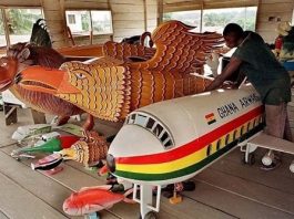 โลงศพแฟนตาซีของกานา ศิลปะที่เปลี่ยนความตายให้เป็นการเริ่มต้นใหม่ Paa Joe กับธุรกิจที่เติบโตจากความตาย สะท้อนชีวิต