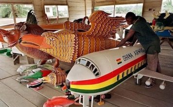 โลงศพแฟนตาซีของกานา ศิลปะที่เปลี่ยนความตายให้เป็นการเริ่มต้นใหม่ Paa Joe กับธุรกิจที่เติบโตจากความตาย สะท้อนชีวิต