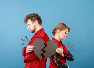 “อกหัก” ไม่ได้เจ็บแค่ใจ แต่อาจเสี่ยงถึงหัวใจวายเฉียบพลัน ทำความรู้จัก Broken Heart Syndrome เมื่อความรักพัง หัวใจก็พังตาม