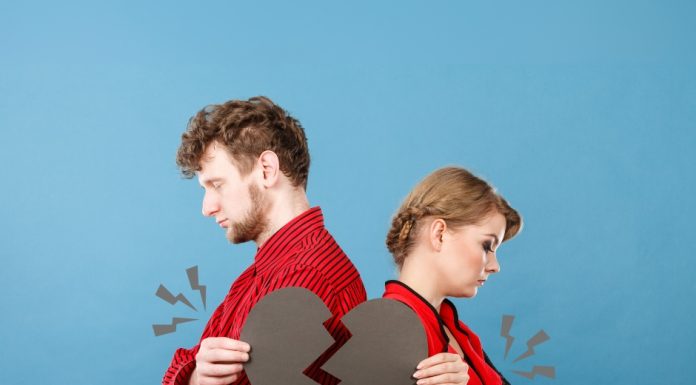 “อกหัก” ไม่ได้เจ็บแค่ใจ แต่อาจเสี่ยงถึงหัวใจวายเฉียบพลัน ทำความรู้จัก Broken Heart Syndrome เมื่อความรักพัง หัวใจก็พังตาม