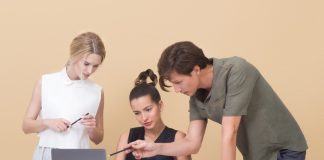 เมื่อความสัมพันธ์ระยะสั้นในที่ทำงานทำเสียสมาธิ วิธีรับมือเพื่อนร่วมงานจากไป คือโอกาสปรับตัว ไม่ใช่โศกเศร้า