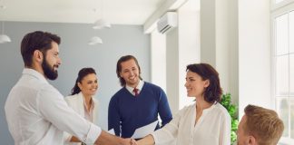 “ทัศนคติสำคัญกว่าทักษะ” เมื่อเด็กจบใหม่ต้องพิสูจน์ตัวเอง งานวิจัยชี้ Mindset แบบไหนให้องค์กรเห็นคุณค่า มีโอกาสเติบโต