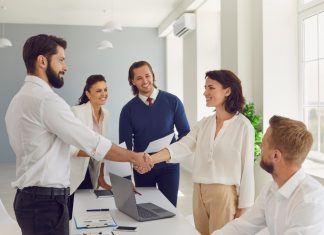 “ทัศนคติสำคัญกว่าทักษะ” เมื่อเด็กจบใหม่ต้องพิสูจน์ตัวเอง งานวิจัยชี้ Mindset แบบไหนให้องค์กรเห็นคุณค่า มีโอกาสเติบโต